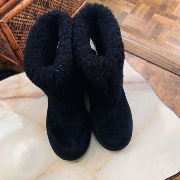 Ugg Patten Boots - Picture 1 of 12